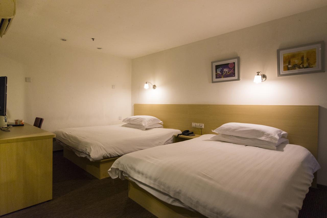 Hotel Ji - Nanjing Road People's Square 3*